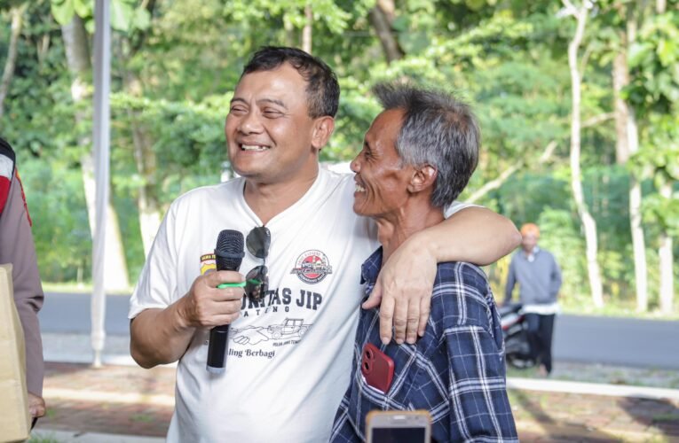 Irjen Pol Ahmad Luthfi, sosok Kapolda Jateng yang dekat dengan Masyarakat; bersama Komunitas Jeep mengadakan Baksos di Boyolali