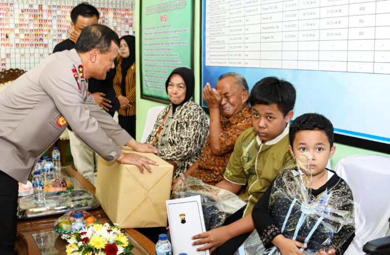 Irjen Pol Ahmad Luthfi; Masih Banyak Masyarakat Sukolilo Yang Sadar Hukum, Jangan di Generalisasi, Jangan Di Stigma Negatif