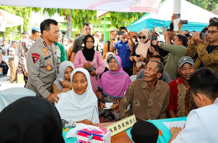 Dalam Rangka Hari Bhayangkara ke 78, Polresta Cilacap Gelar Baksos dan Bansos Untuk Masyarakat