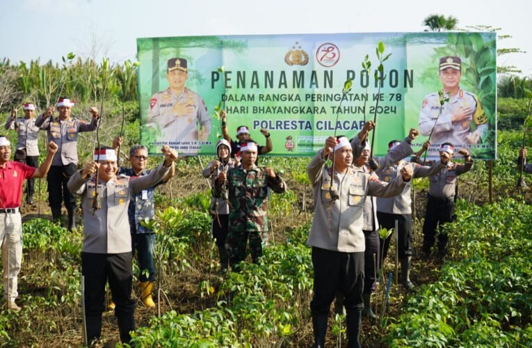 Peringati Hari Bhayangkara ke 78, Polresta Cilacap Tanam 1000 Mangrove