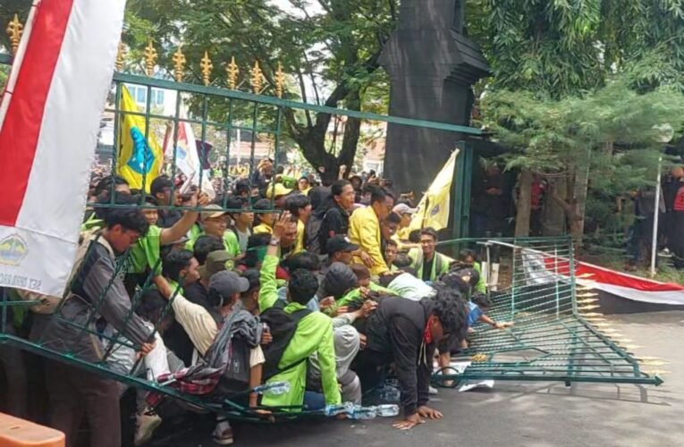 Petugas Tunjukkan Sikap Tegas dan Profesional, Aksi Unjuk Rasa Berakhir Kondusif