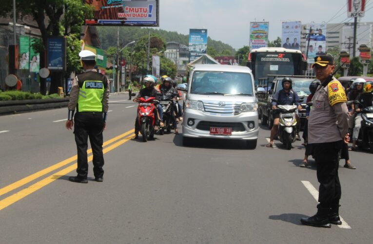 Pengamanan Kepulangan Presiden Prabowo di Magelang Berjalan Lancar, Warga Tunjukkan Antusiasme